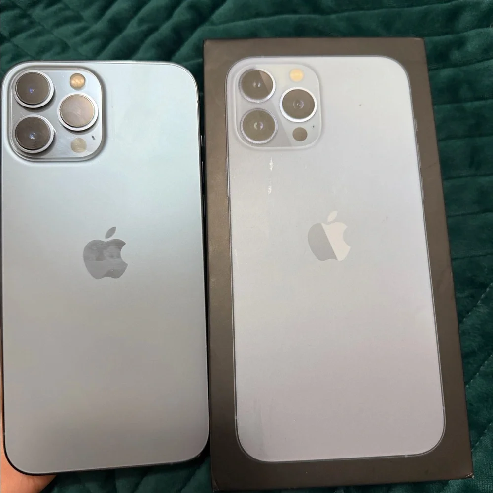 Apple iPhone 13 Pro - Sierra Blue